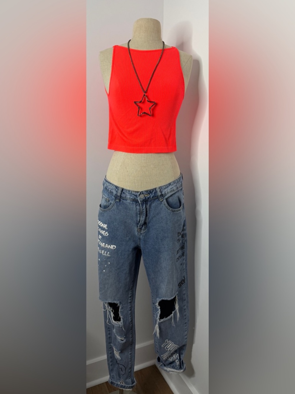 SHEIN/NOBO: Red Ribbed Crop Top with Star Necklace & Blue Boyfriend Jeans